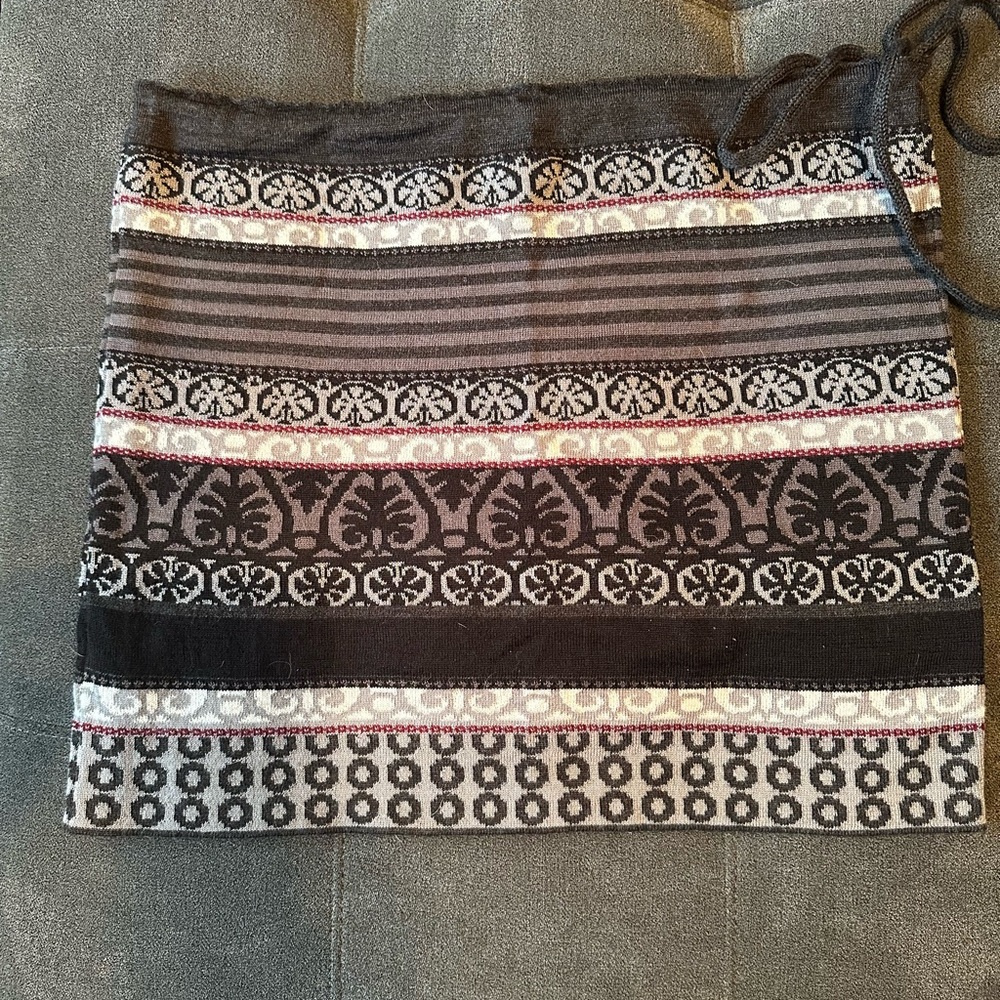 Icelandic wool Black and Gray and maroon Patterned Skirt